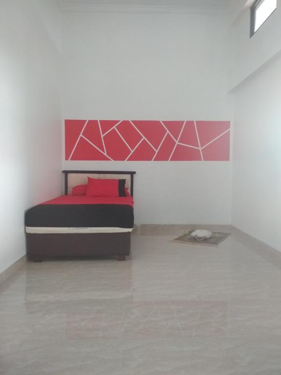 Almira Homestay جامبي المظهر الخارجي الصورة